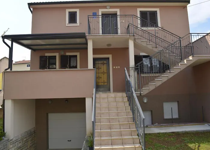 Denis & Lucija Apartamento