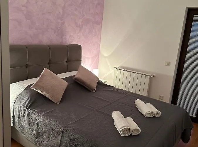 Denis & Lucija 아파트